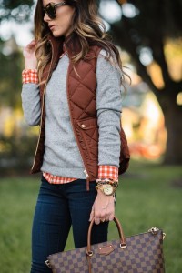 03-a-grey-jersey-a-plaid-shirt-a-puffed-vest-and-jeans